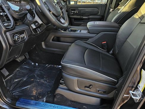New 2026 RAM 2500 Limited AWD/4WD image 18