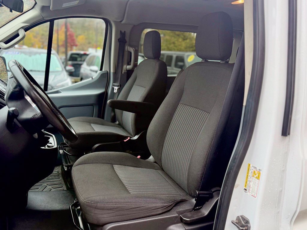 Used 2017 Ford Transit 350 XLT RWD image 5