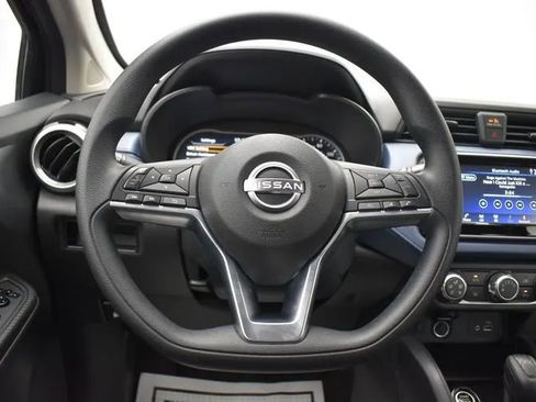 Used 2025 Nissan Versa SV FWD image 19