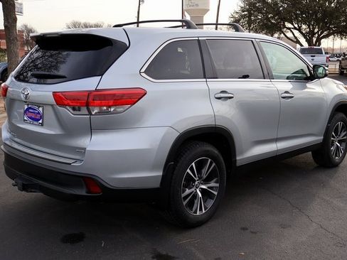 Used 2019 Toyota Highlander LE image 10
