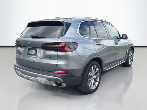 Certified 2025 BMW X5 xDrive50e image 4