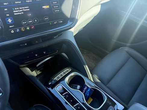 Certified 2023 Buick Envision Essence image 21