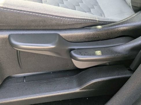 Used 2020 Chevrolet Equinox LS image 19