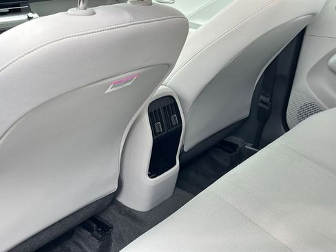 Used 2025 Hyundai Kona SEL image 24