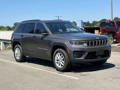 Used 2024 Jeep Grand Cherokee Laredo X AWD/4WD image 23