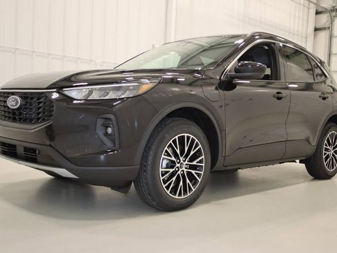 Certified 2024 Ford Escape SE image 39