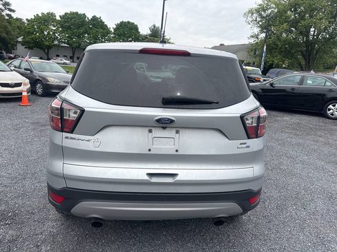 Used 2017 Ford Escape SE AWD/4WD image 9