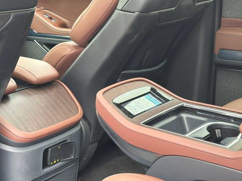 Certified 2026 Lincoln Navigator Reserve AWD/4WD image 22