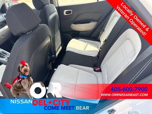 Used 2025 Hyundai Venue SEL FWD image 10
