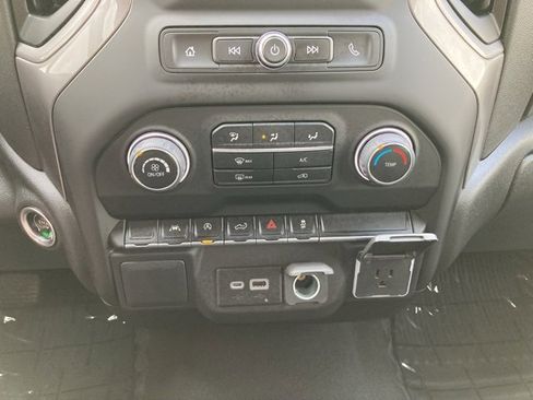 Used 2022 Chevrolet Silverado 1500 Custom image 25