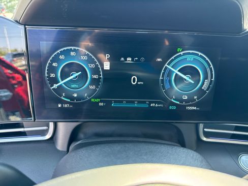 Used 2024 Hyundai Elantra Blue FWD image 28