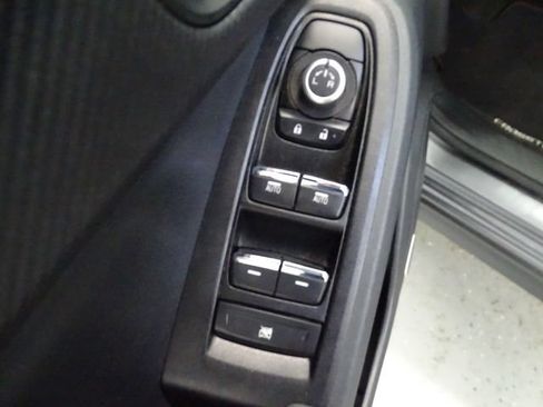 Used 2024 Subaru Crosstrek 2.5i Limited AWD/4WD image 10