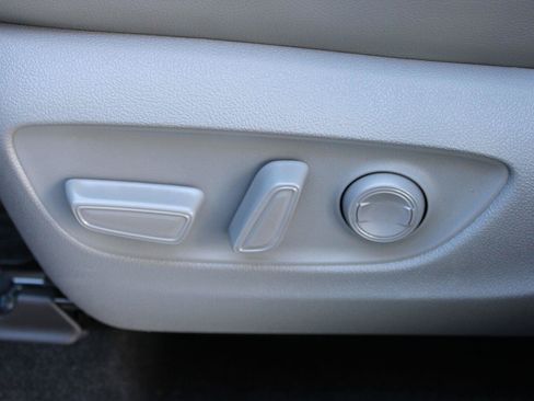 Used 2026 Toyota Highlander Platinum AWD/4WD image 40