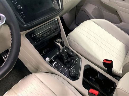 Certified 2023 Volkswagen Tiguan SE R-Line AWD/4WD image 20