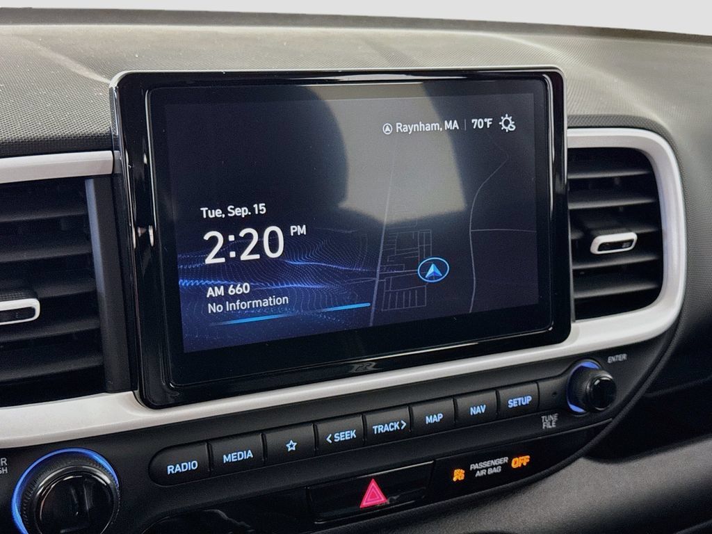Used 2024 Hyundai Venue Limited FWD image 21