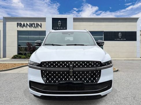 New 2026 Lincoln Navigator Black Label AWD/4WD image 2