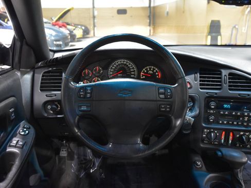 Used 2001 Chevrolet Monte Carlo SS w/ Preferred Equipment Group FWD image 14