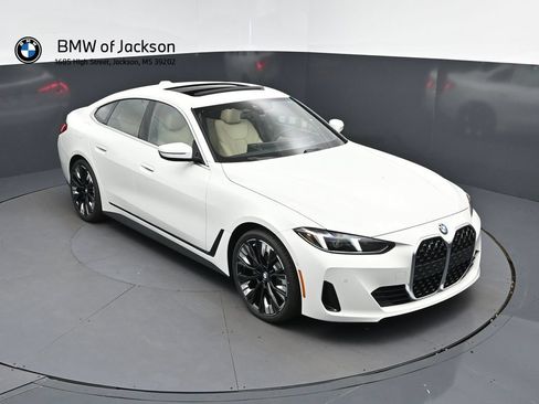New 2026 BMW 430i w/ Premium Package RWD image 1