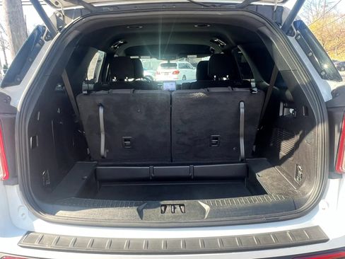 Used 2020 Ford Explorer XLT AWD/4WD image 10
