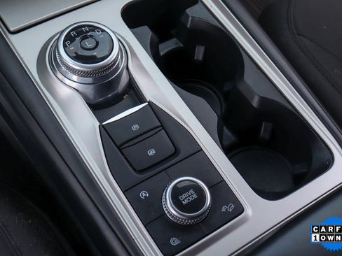 Used 2021 Ford Explorer XLT image 26