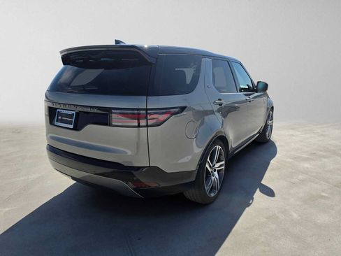 Used 2024 Land Rover Discovery Dynamic SE AWD/4WD image 5
