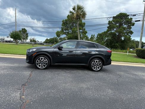 Used 2025 BMW X2 xDrive28i AWD/4WD image 2