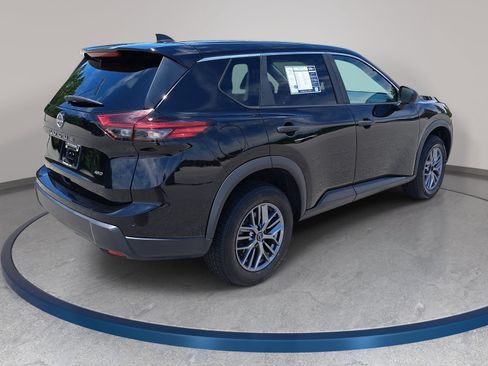 Used 2024 Nissan Rogue S AWD/4WD image 5