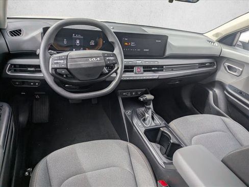 Used 2025 Kia K4 FWD image 15