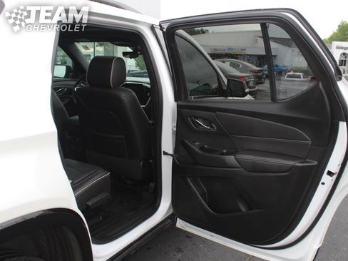 Used 2022 Chevrolet Traverse Premier w/ Redline Edition AWD/4WD image 28