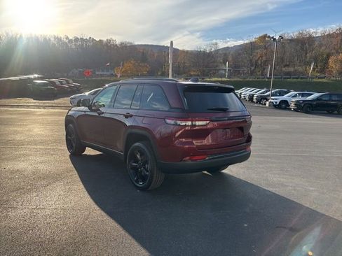 New 2025 Jeep Grand Cherokee Limited w/ Luxury Tech Group II image 3