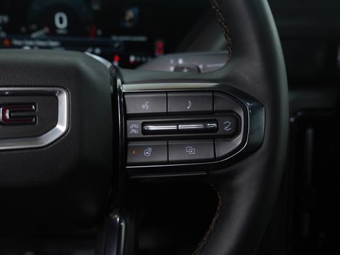 Used 2025 GMC Yukon XL AT4 w/ AT4 Premium Package image 21