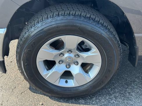 Used 2019 RAM 1500 Big Horn AWD/4WD image 10