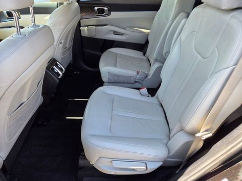 Used 2021 Kia Sorento S image 11