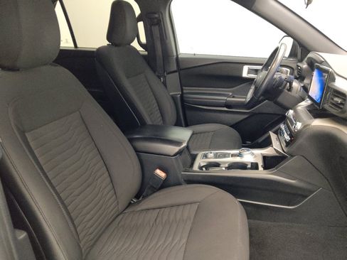 Used 2020 Ford Explorer XLT w/ Comfort Package image 21