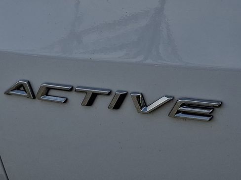 Used 2025 Ford Escape Active AWD/4WD image 32