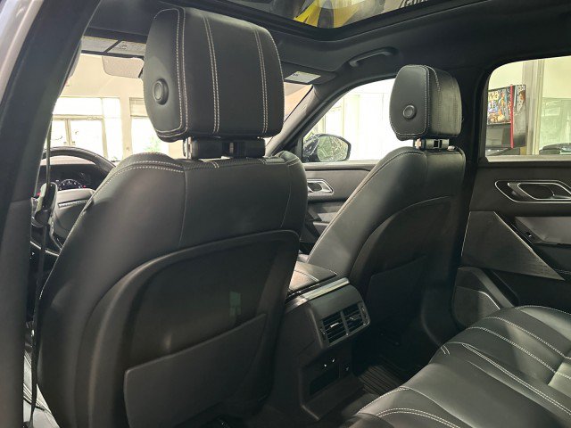 Used 2019 Land Rover Range Rover Velar R-Dynamic SE AWD/4WD image 45