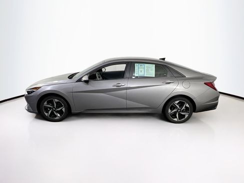 Used 2023 Hyundai Elantra SEL w/ Convenience Package FWD image 8