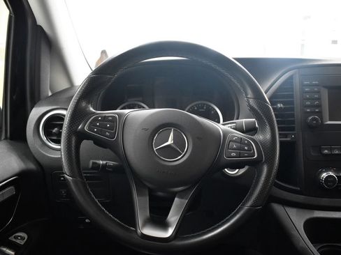 Used 2016 Mercedes-Benz Metris Passenger image 20