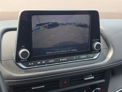Used 2023 Nissan Rogue S FWD image 27