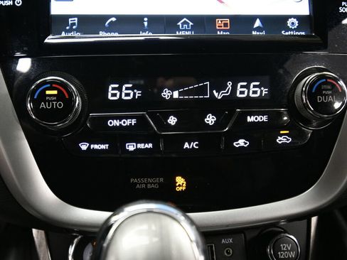 Used 2018 Nissan Murano Platinum w/ Cargo Package image 16