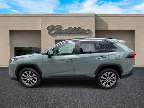 Used 2021 Toyota RAV4 XLE Premium FWD image 7