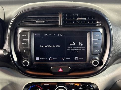 Used 2023 Kia Soul LX FWD image 12