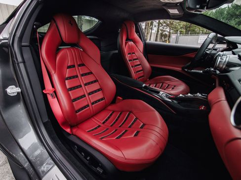 Used 2020 Ferrari 812 Superfast image 14