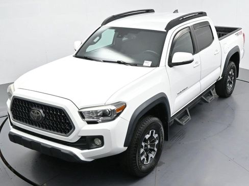 Used 2018 Toyota Tacoma TRD Off-Road AWD/4WD image 37