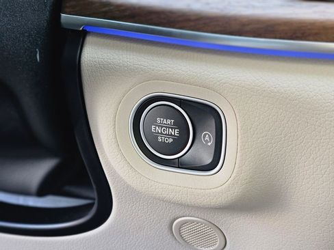 Certified 2025 Mercedes-Benz GLS 450 4MATIC image 28