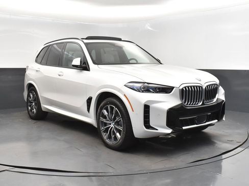 Certified 2026 BMW X5 xDrive50e image 2