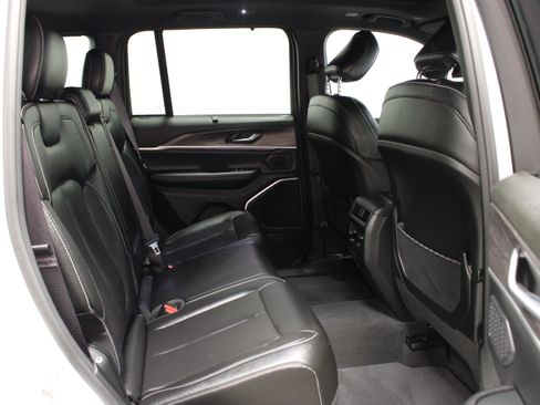 Used 2024 Jeep Grand Cherokee Limited 4xe AWD/4WD image 16
