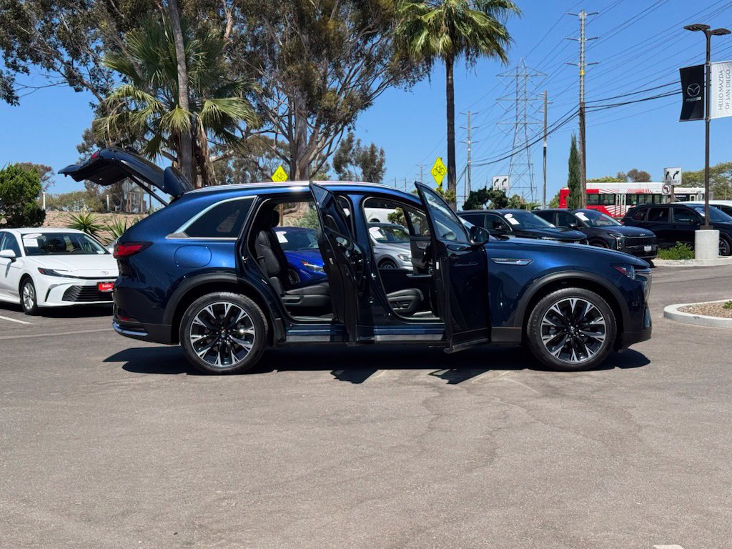 Certified 2024 MAZDA CX-90 Plug-In Hybrid w/ Premium Pkg AWD/4WD image 30