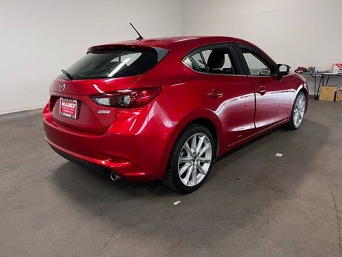 Used 2017 MAZDA MAZDA3 Touring FWD image 3