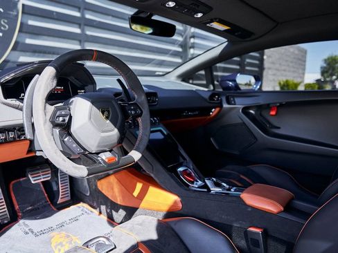 Used 2024 Lamborghini Huracan Tecnica RWD image 2